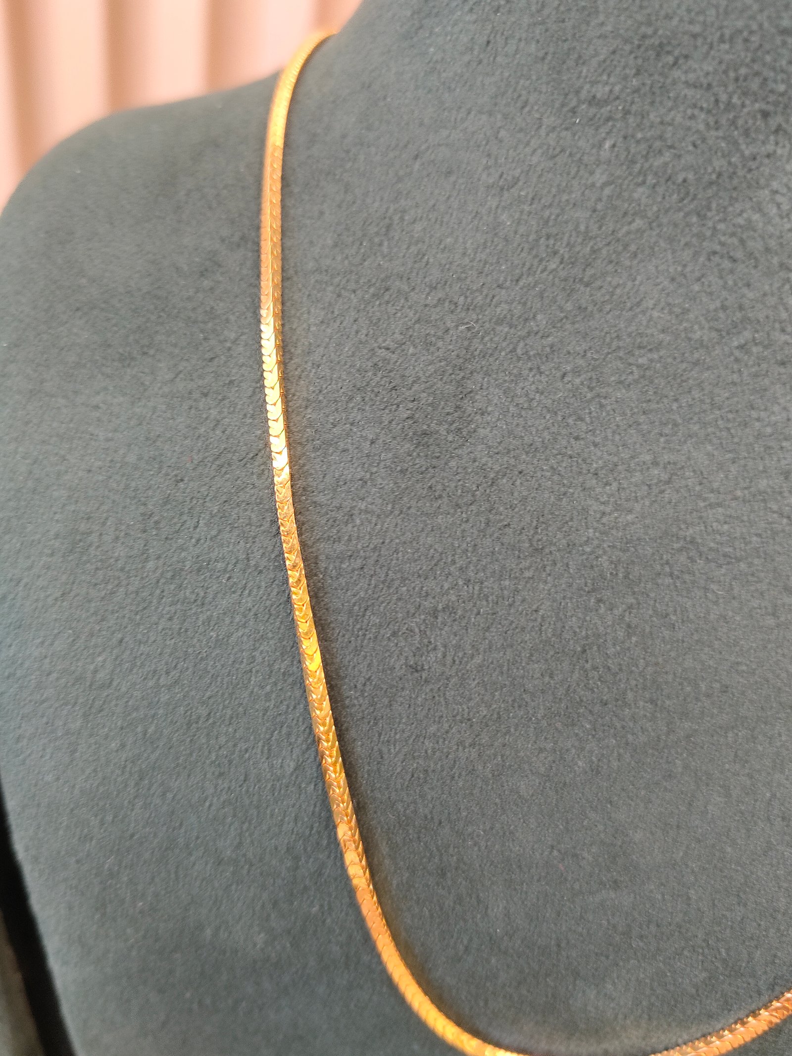 Sleek Gold Chain