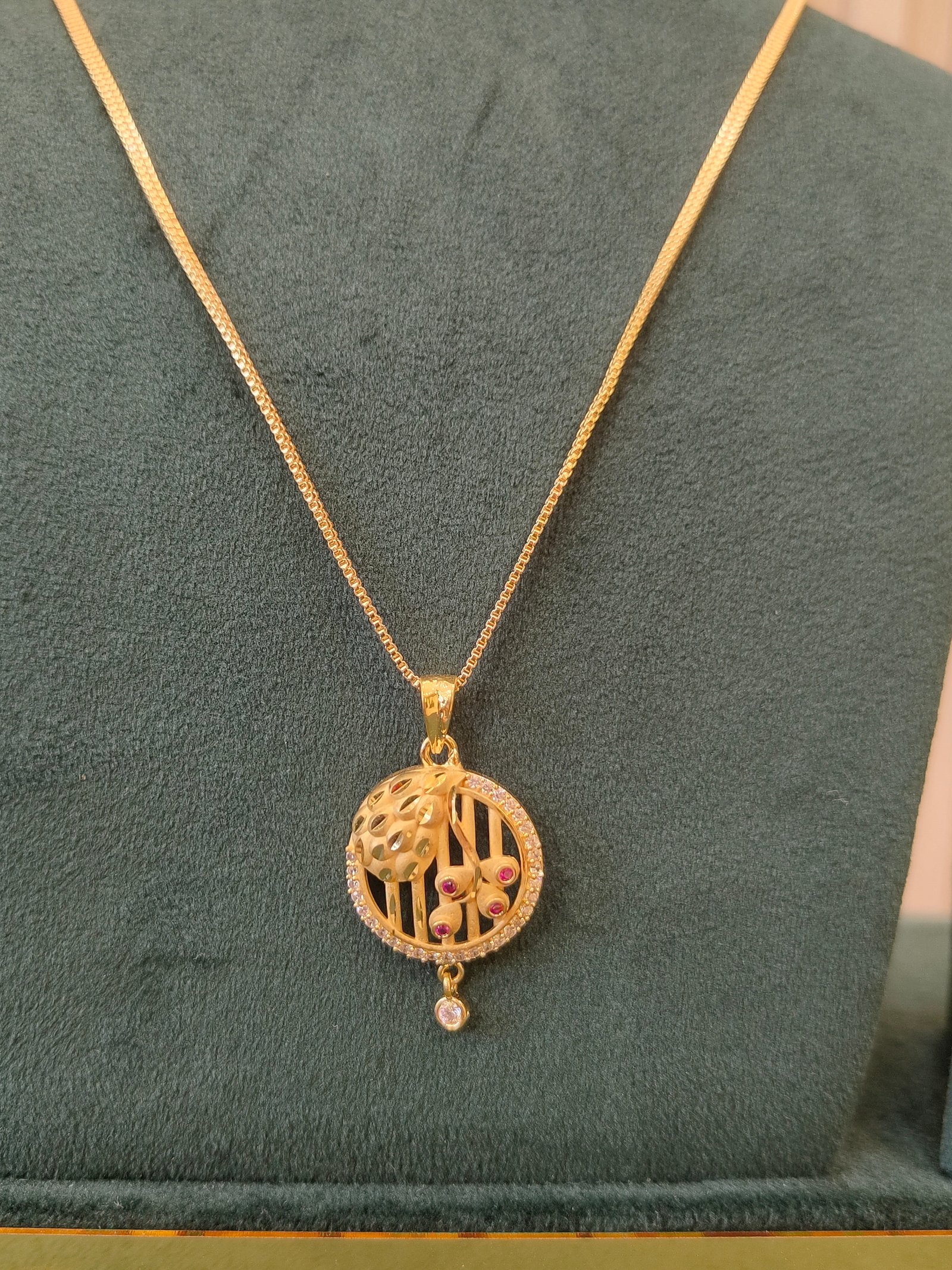 Floral Gold Pendant and Earrings Set