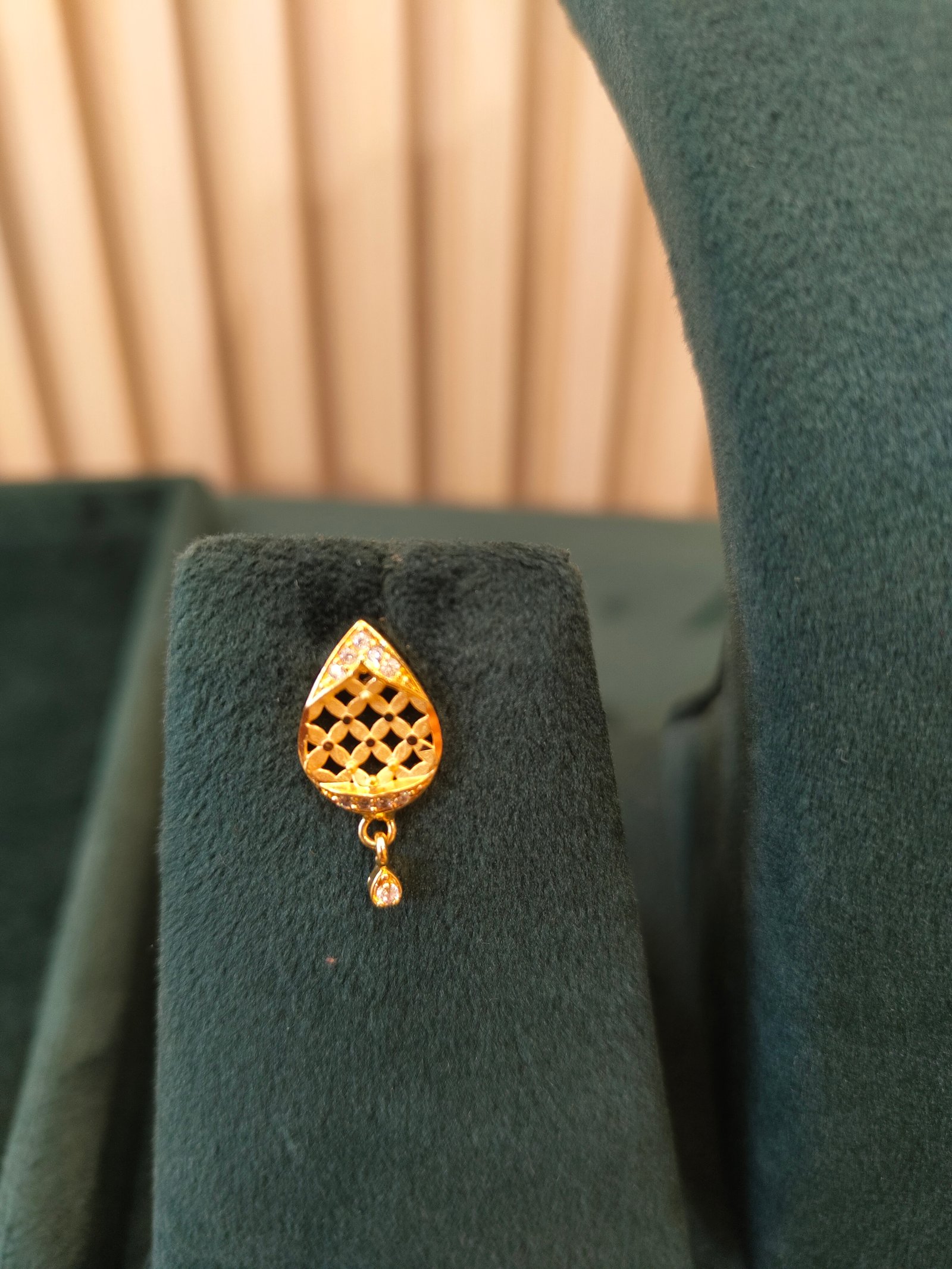 Teardrop Floral Gold Pendant and Earrings Set